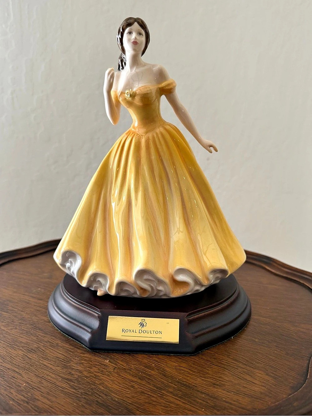 Royal Doulton Elizabeth HN 4426 Figurine Yellow
